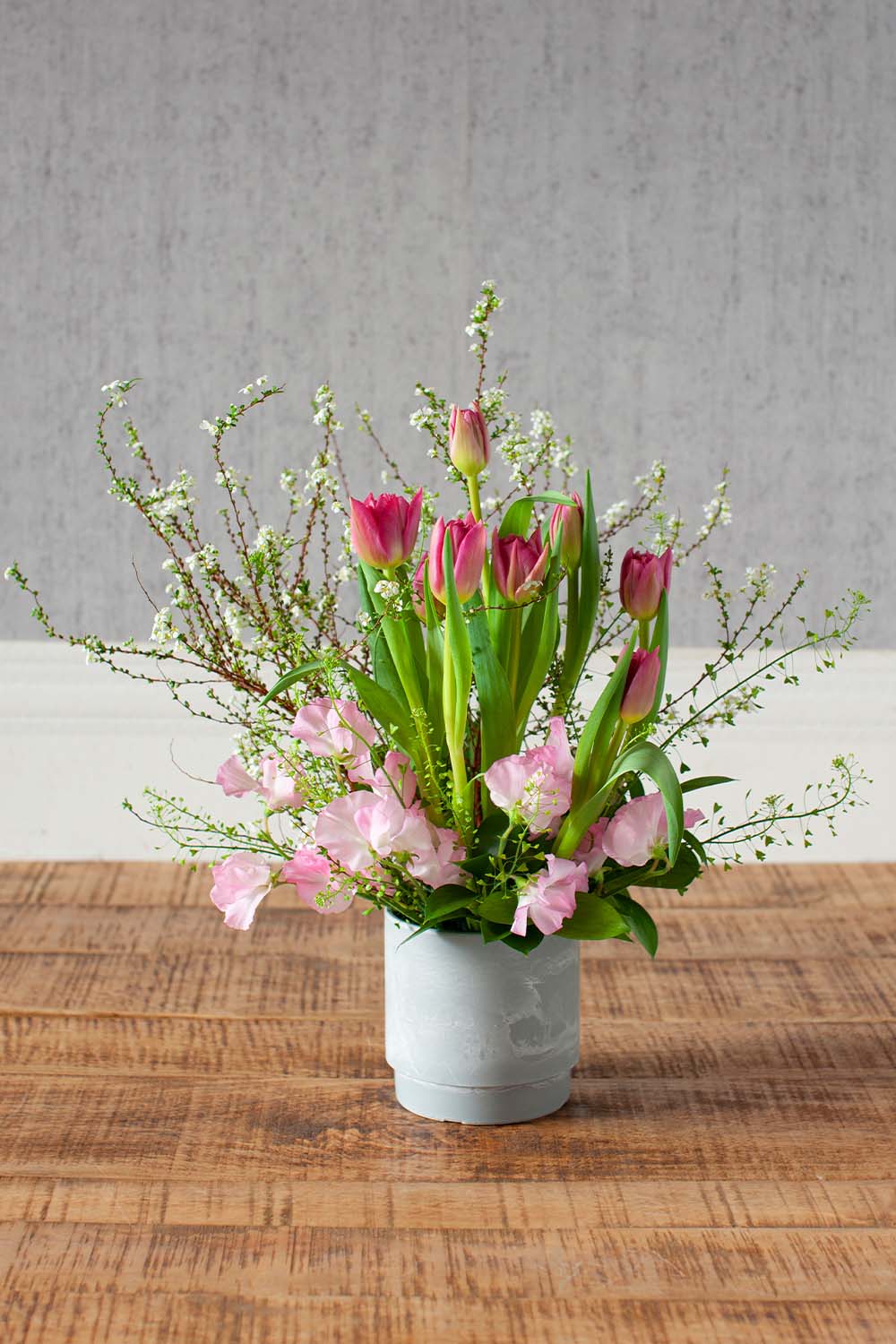 画像：春のお花 お祝いアレンジメント ピンク 【宅配便限定 お祝い花】