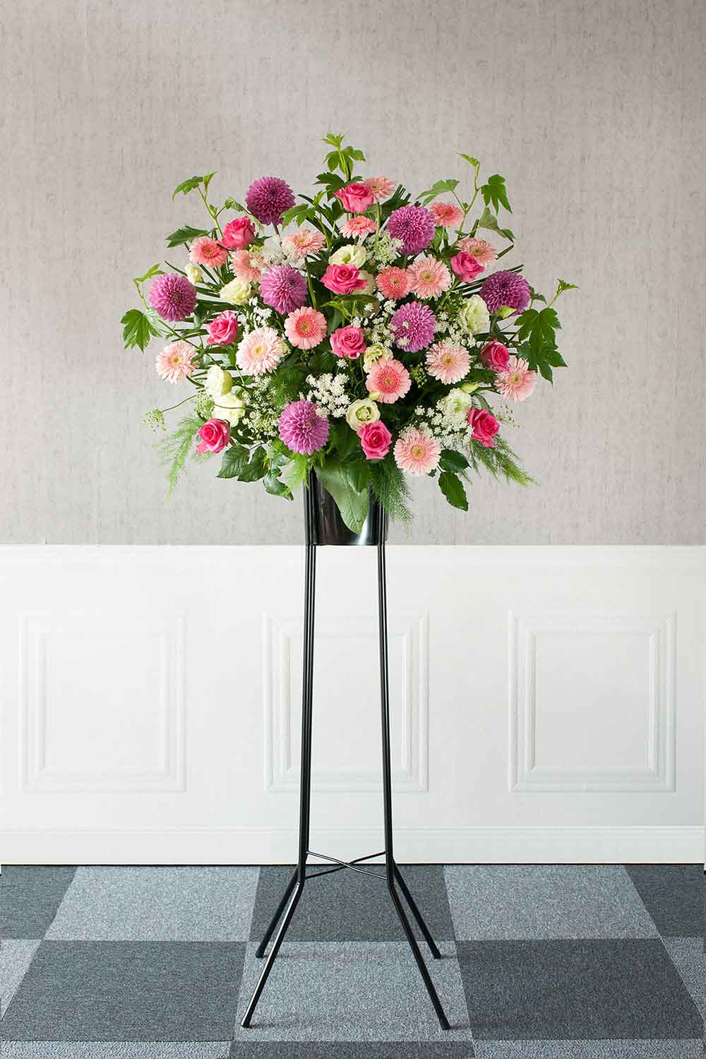 画像：【スタンド花】1段スタンド デイリーピンク(濃淡ピンク) Sサイズ 高さ約180cm
