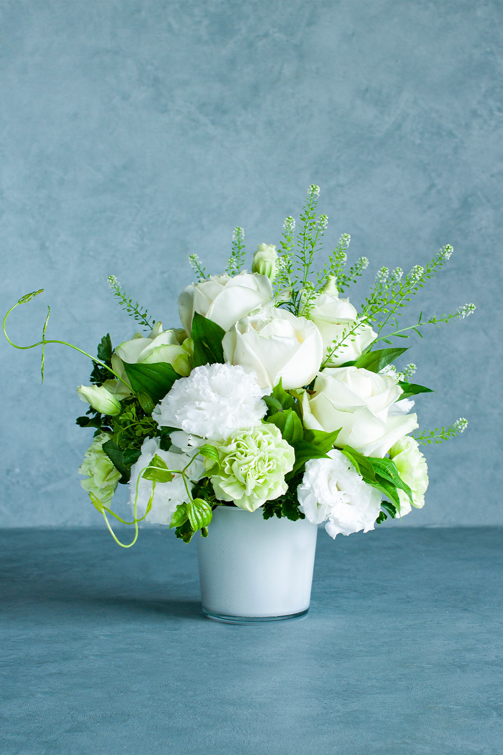 画像：グリーフケアアレンジメントM（ホワイト）　【クール宅配商品】