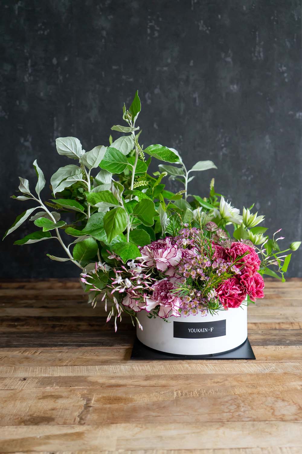 画像：【クール宅配商品】【開店お祝い用】オシャレなオールラウンドのフラワーアレンジメントL