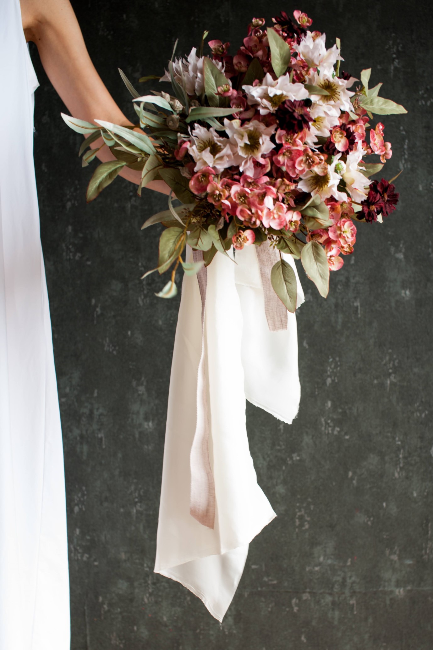 花束 お祝い お供えの花通販ギフトは送料無料の お花の窓口 へ