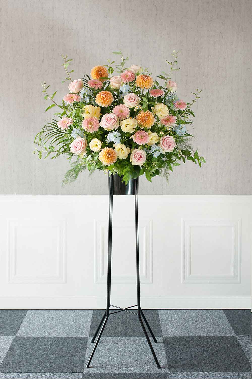 画像：【お祝いスタンド花】1段スタンド デイリーパステル(淡青・淡黄・淡ピンク) Sサイズ 高さ約180cm