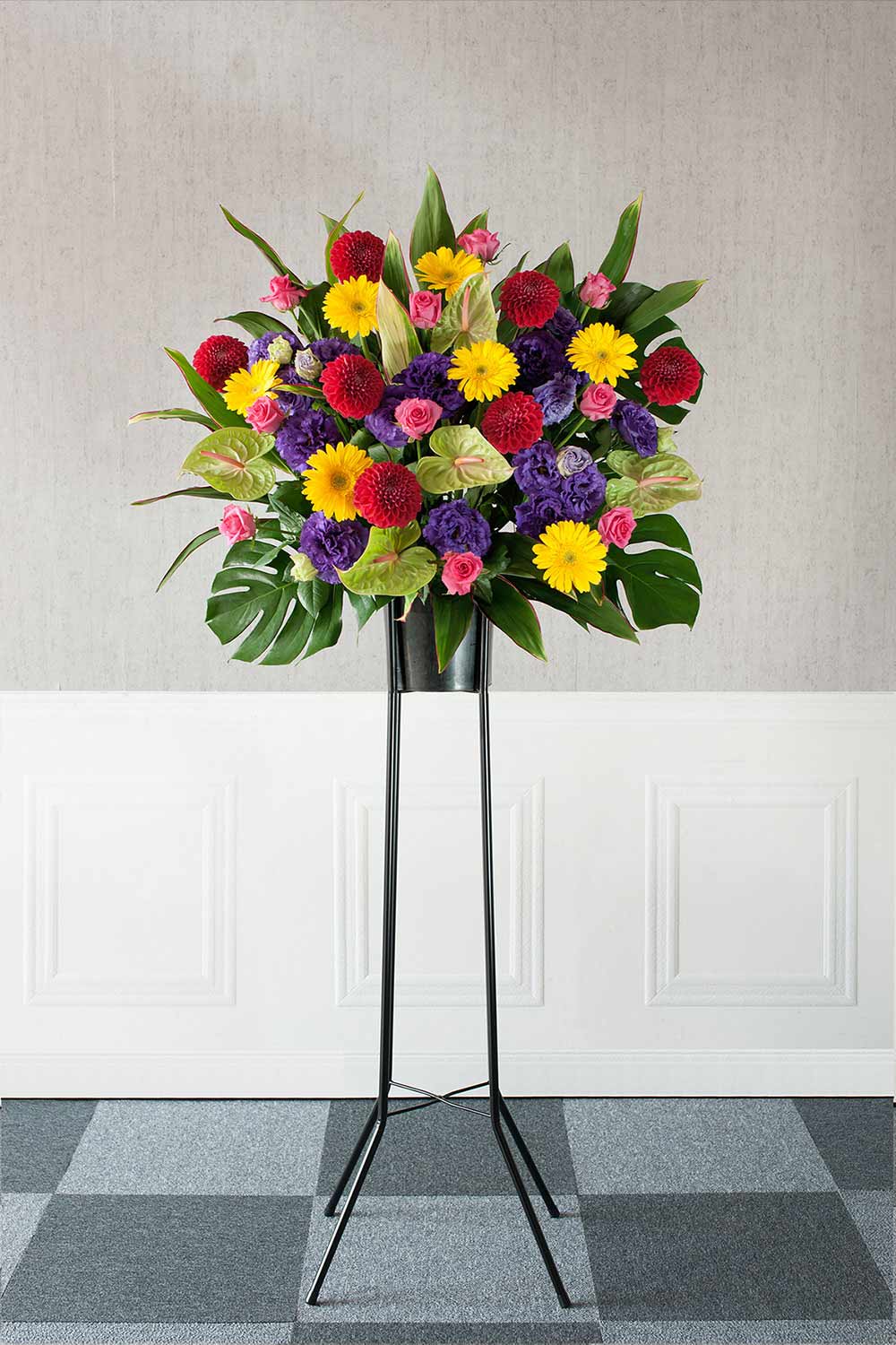 画像：【スタンド花】1段スタンド デイリーミックス(季節の花でおまかせ) Sサイズ 高さ約180cm