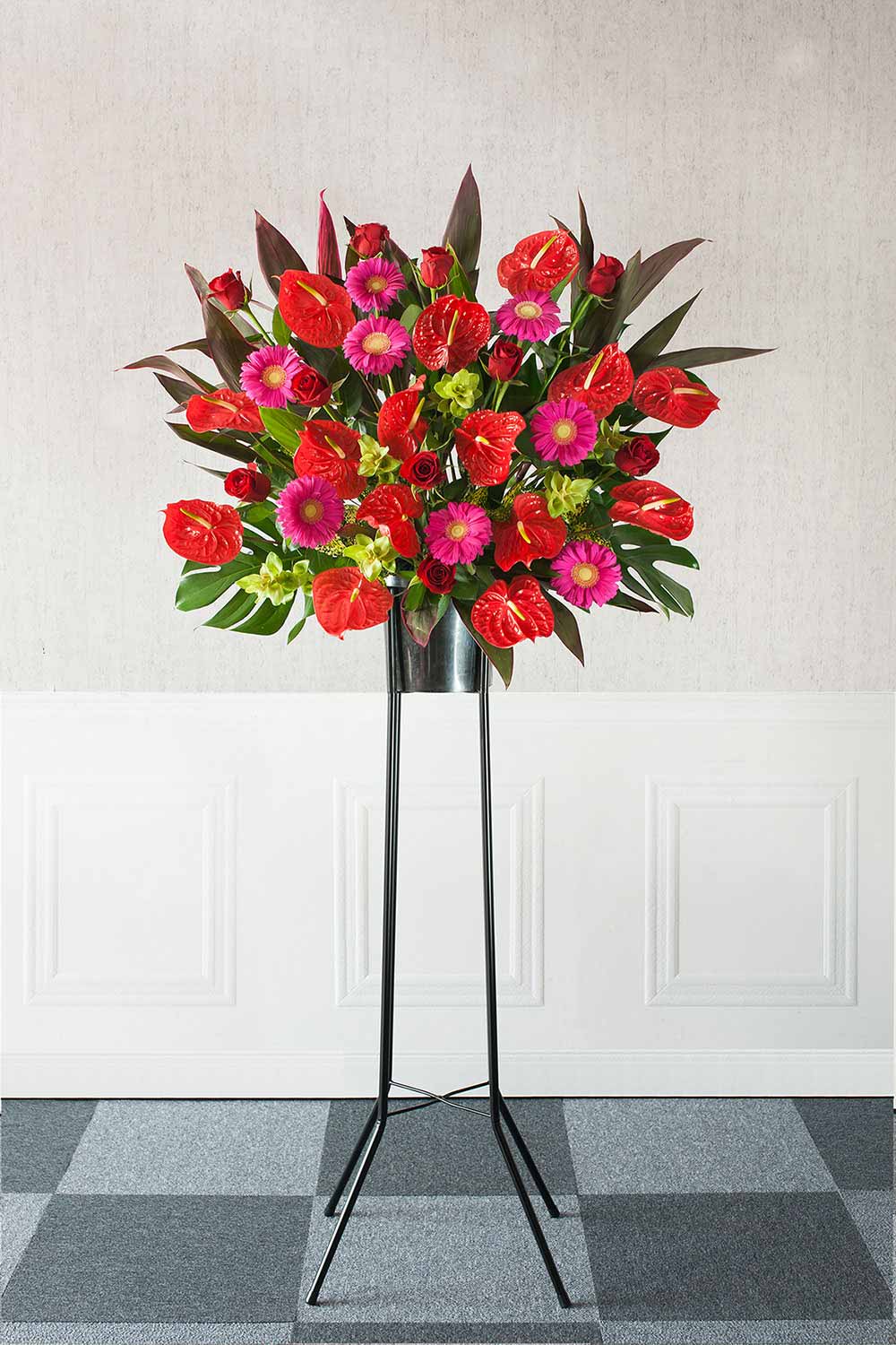 画像：【お祝いスタンド花】1段スタンド デイリーレッド(赤・ピンク) Sサイズ 高さ約180cm