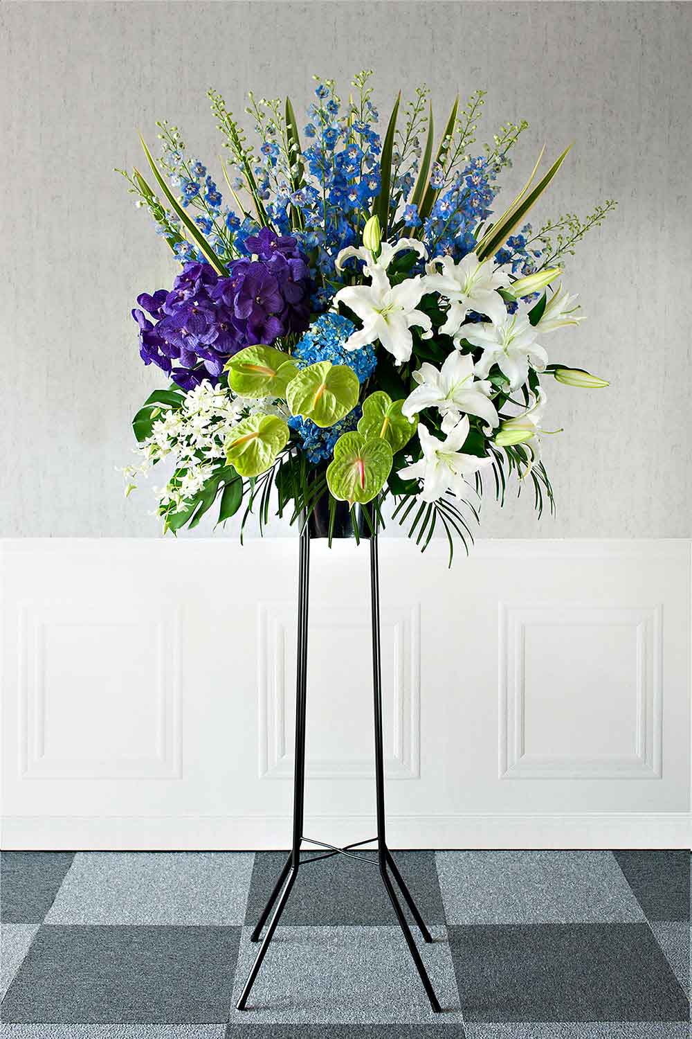 画像：【お祝いスタンド花】1段スタンド ドレッシーブルー（青・紫・白・グリーン) Lサイズ 高さ約200cm