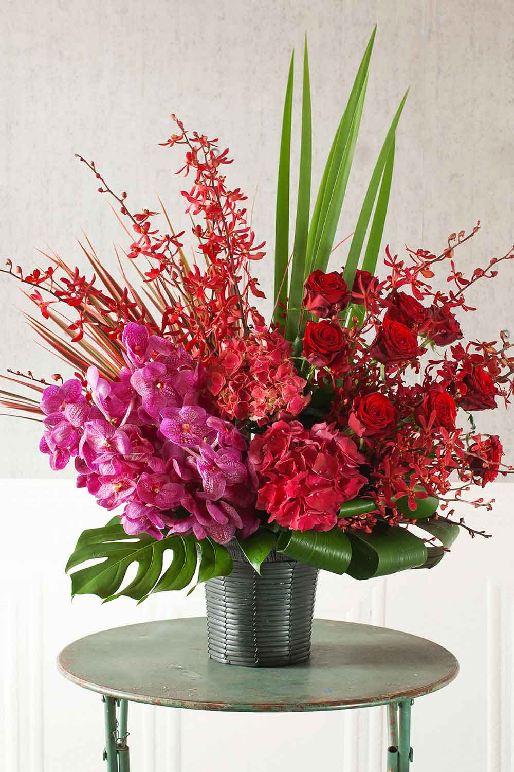 アレンジメント オリエンタルレッド 赤 ピンク Lサイズ 高さ約75cm 仕事や個人の功労お祝い花 会社編 お祝い お供えの花通販ギフトは送料無料の お花の窓口 へ
