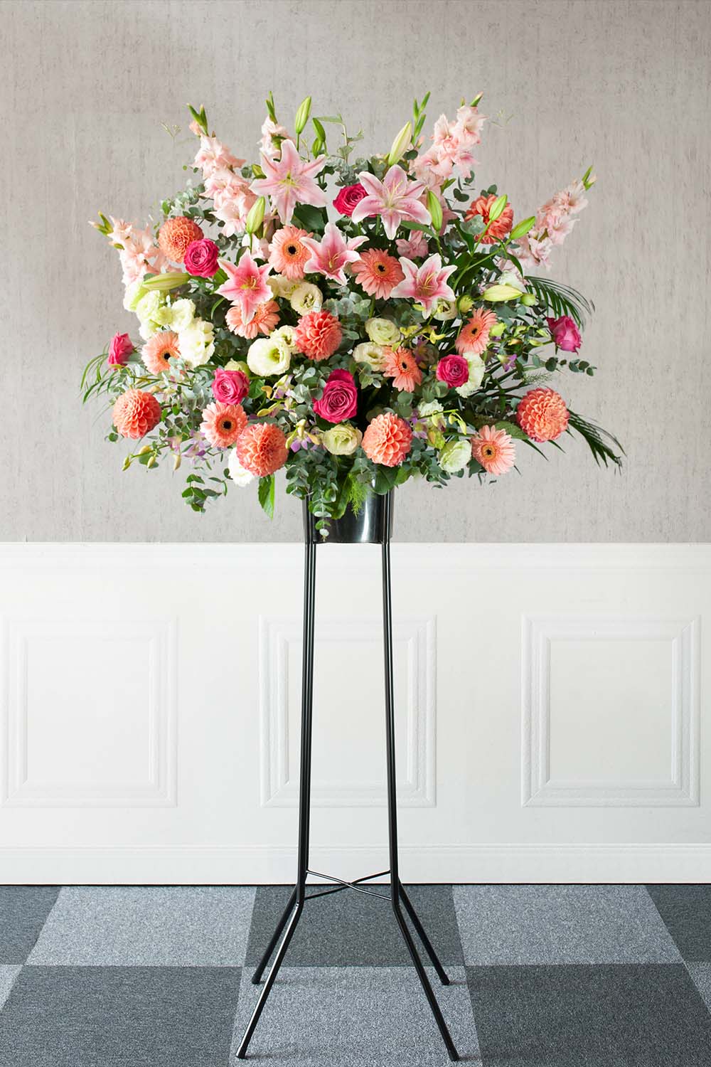 画像：【お祝いスタンド花】1段スタンド ブリリアント ピンクMサイズ